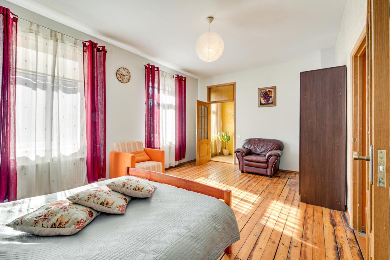 Toma Street Apartments Liepaja Luaran gambar