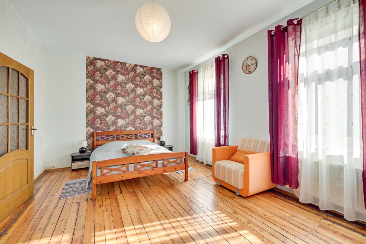 Toma Street Apartments Liepaja Luaran gambar